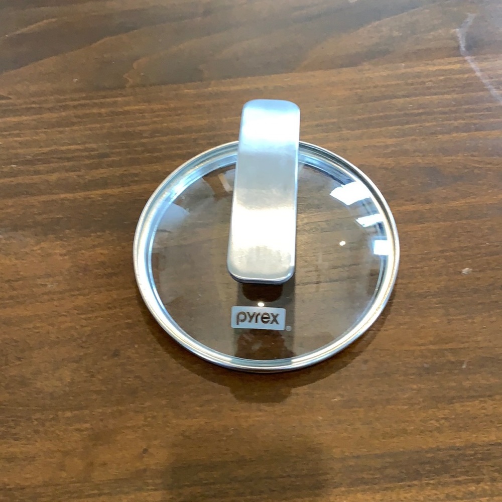 Pyrex Glass Lid with rubber hook handle